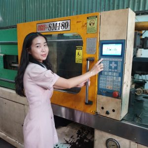 ép nhựa giá rẻ